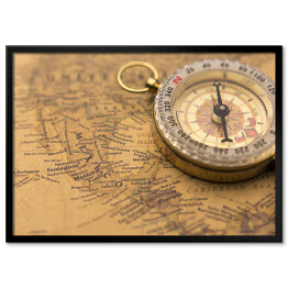 Plakat w ramie Stary kompas na vintage mapie