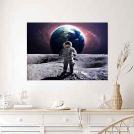 Plakat samoprzylepny Astronauta na spacerze kosmicznym na księżycu na tle planety