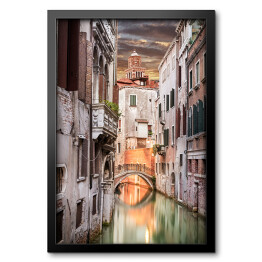 Obraz w ramie Włoskie domy wzdłuż kanału w Wenecji
