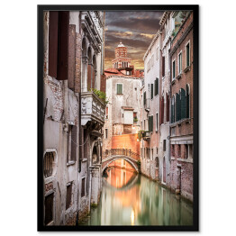 Plakat w ramie Włoskie domy wzdłuż kanału w Wenecji
