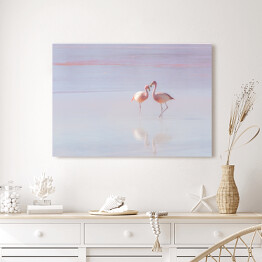 Obraz na płótnie Dwa flamingi spacerujące po wodzie