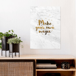 Plakat samoprzylepny "Make your own magic" - złota typografia z gwiazdkami na jasnym marmurze