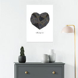 Plakat "Faith. Hope. Love." - typografia z geometrycznym szaro czarno złotym sercem