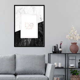 Plakat w ramie "Be awesome" - typografia na biało czarnym marmurze