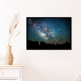 Plakat w ramie Nocny krajobraz z galaktyką