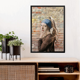 Obraz w ramie Dziewczyna z perłą na tle ściany