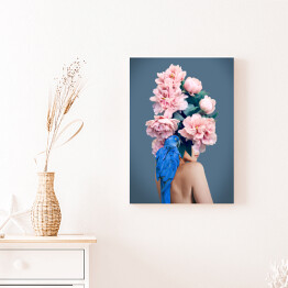 Obraz klasyczny Kobieta z niebieską papugą i kwiatami