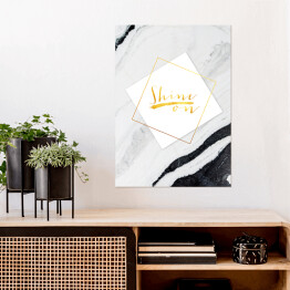 Plakat samoprzylepny "Shine on" - złota typografia na białym kwadracie z szarym marmurem