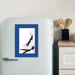Magnes dekoracyjny Widowbird - dwa czarne ptaki na gałęziach na białym tle - ilustracja