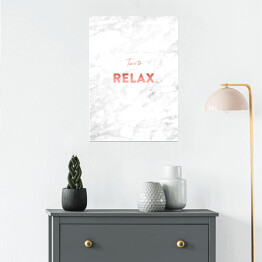 Plakat "Time to relax" - stylowa typografia na jasnym marmurze