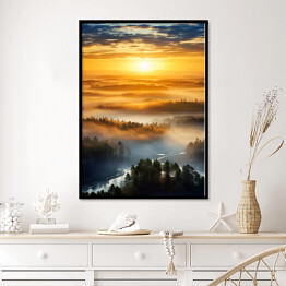 Plakat w ramie Pejzaż zachód słońca nad lasem we mgle
