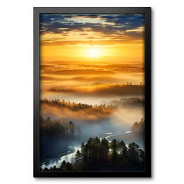 Obraz w ramie Pejzaż zachód słońca nad lasem we mgle
